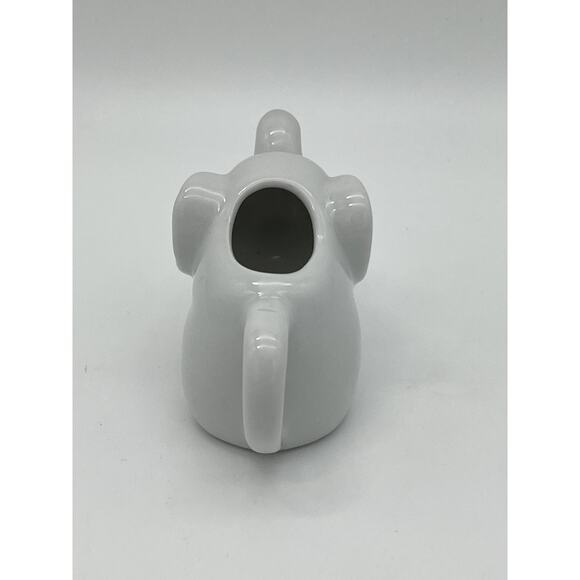 Vintage Glossy White Ceramic Miniature Elephant Personal Creamer Kitchen Serware - Picture 4 of 6